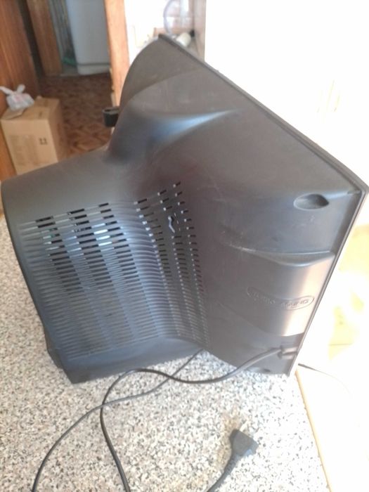 Цветной телевизор LG, модель 14SA2RB