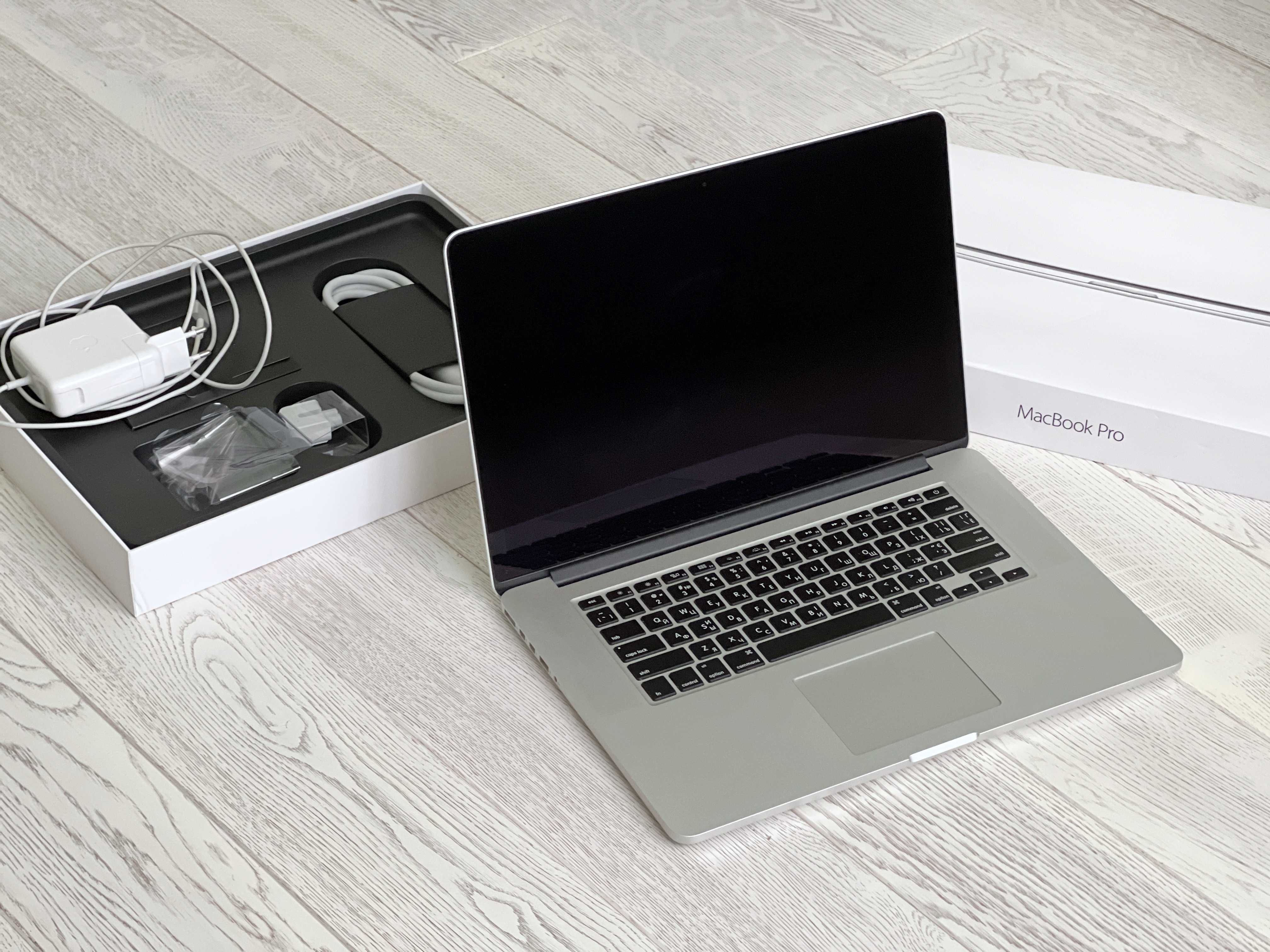 Apple MacBook Pro (Retina, 15-inch, Mid 2015)