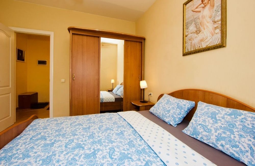 Військовий госпіталь Личаківська Чехова, Подобово,Погодинно