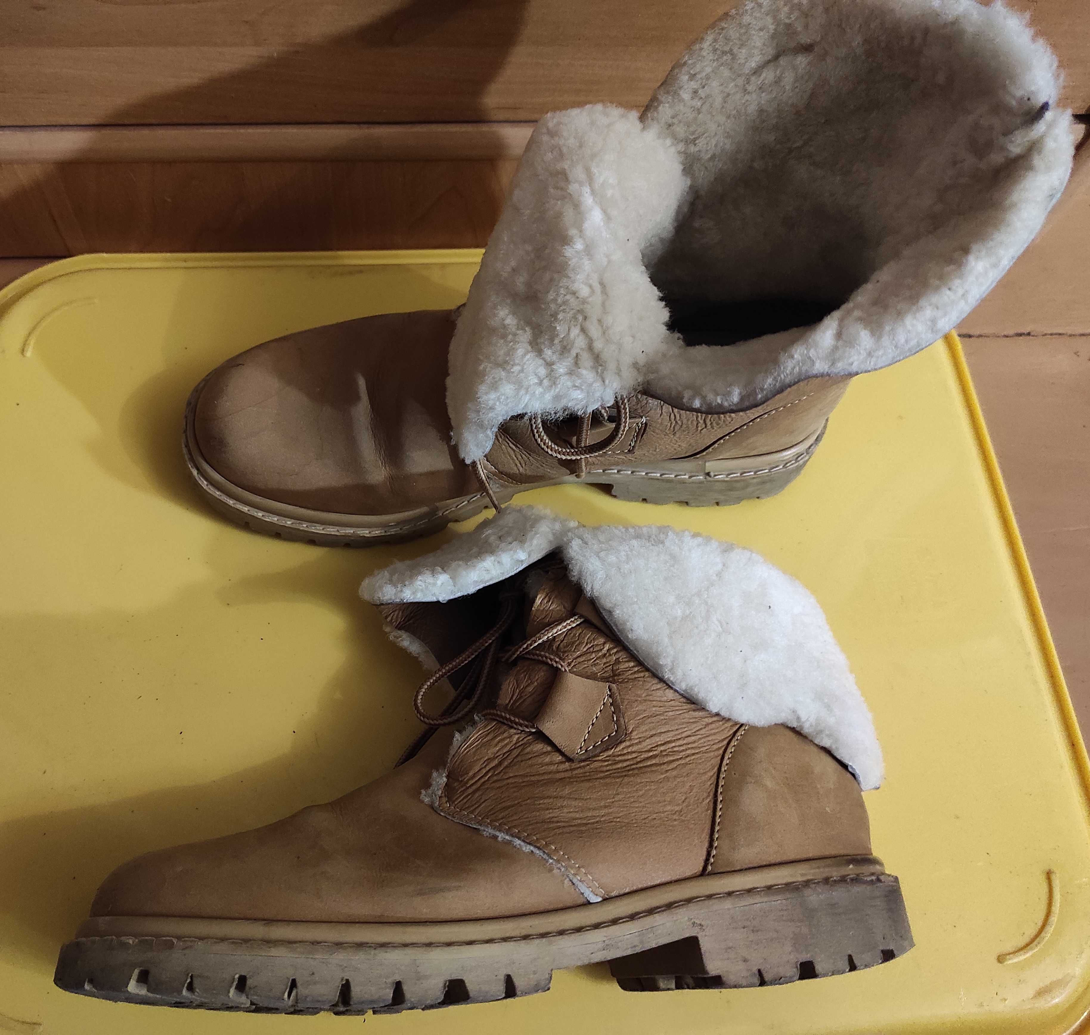 Продам кожаные зимние ботиночки (23 см по стельке)