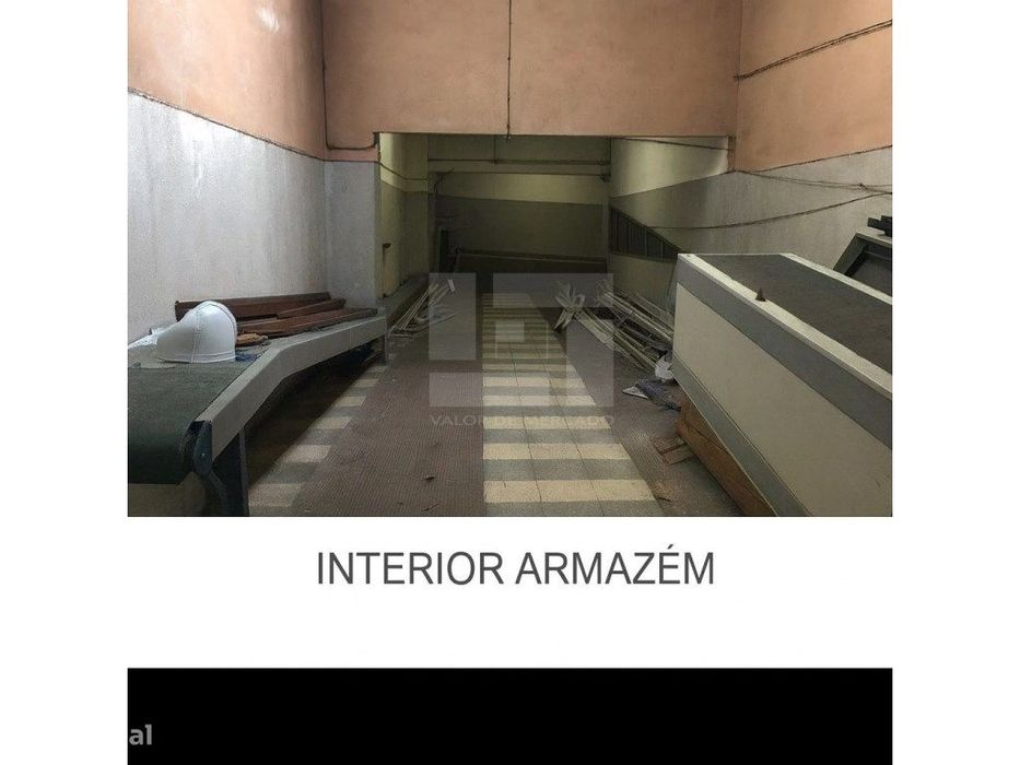 Armazém composto por: 3 caves: garagem/armazém