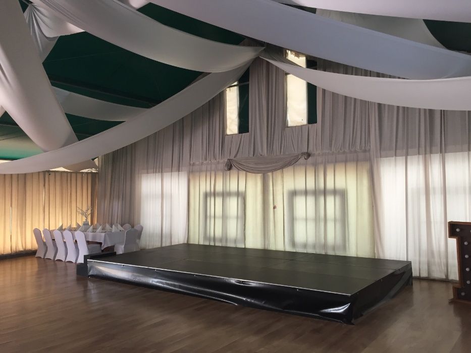 podest sceniczny  wesele zespół dj scena sala schody występy estrada