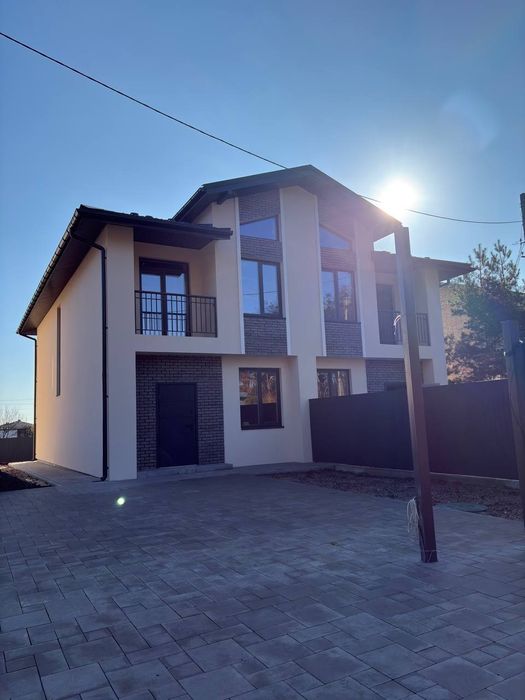 Дуплекс на 3.5сотках в Ірпені, газ, керамоблок.