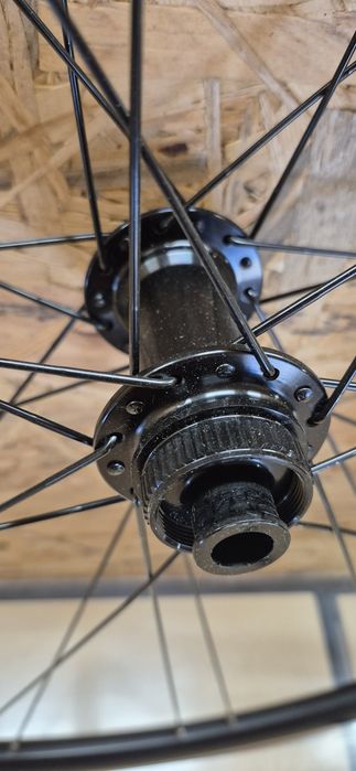 Koła.  Merida Expert Disc . Gravesa , szosa.