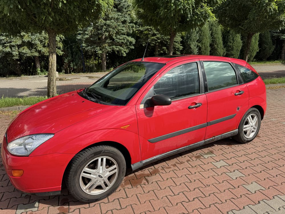 Ford Focus MK1 1999r – Czerwony Strzał z Charakterem!