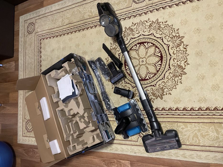 Пилосос ручний миючий Phillips XC8349