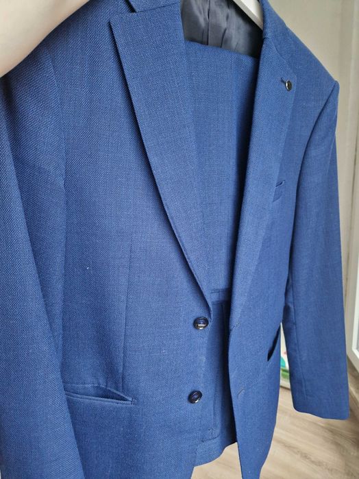 Чоловічий костюм L Розмір