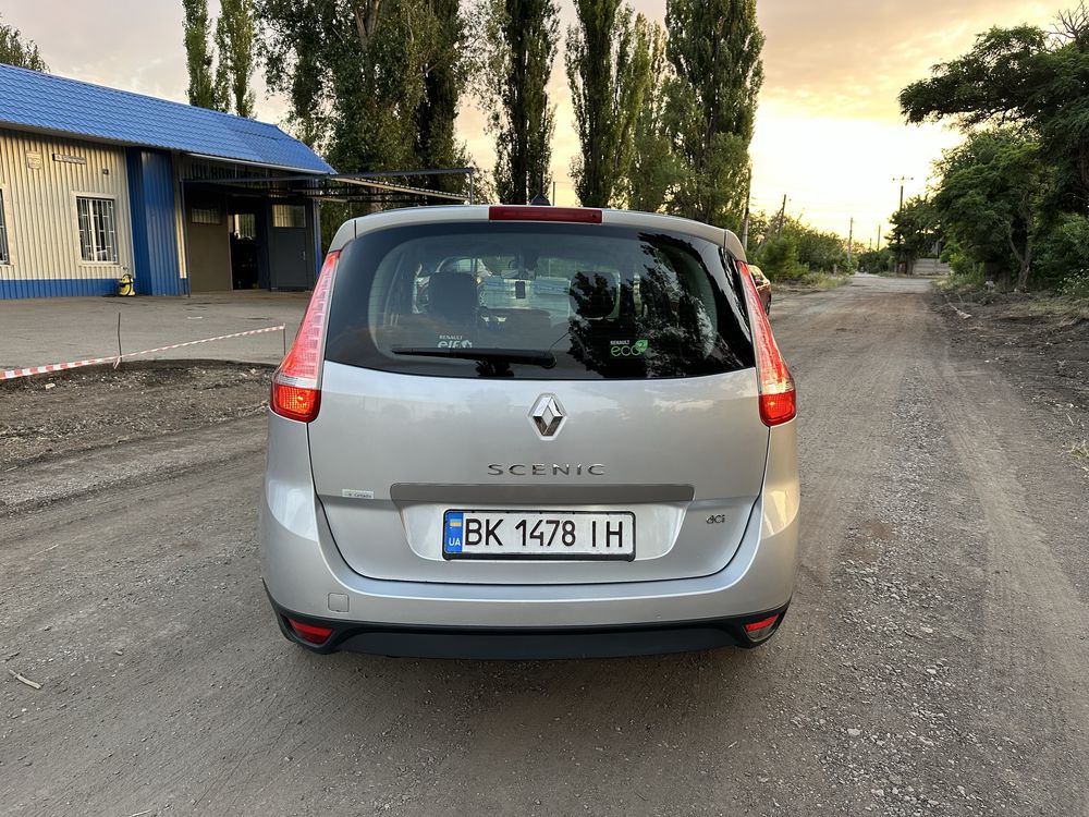 renault grand scenic 7 мест