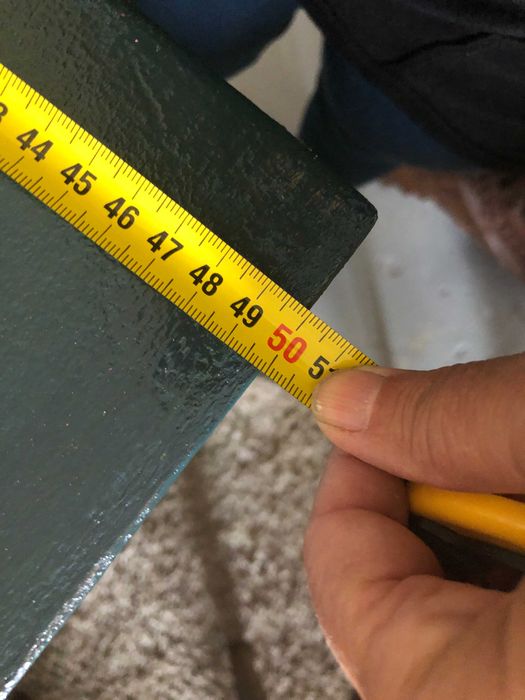 Cómoda restaurada com pintura em tons marinhos