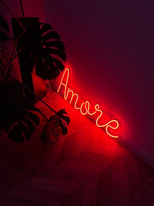 Sprzedam Ledon neon czerwony „Amore”