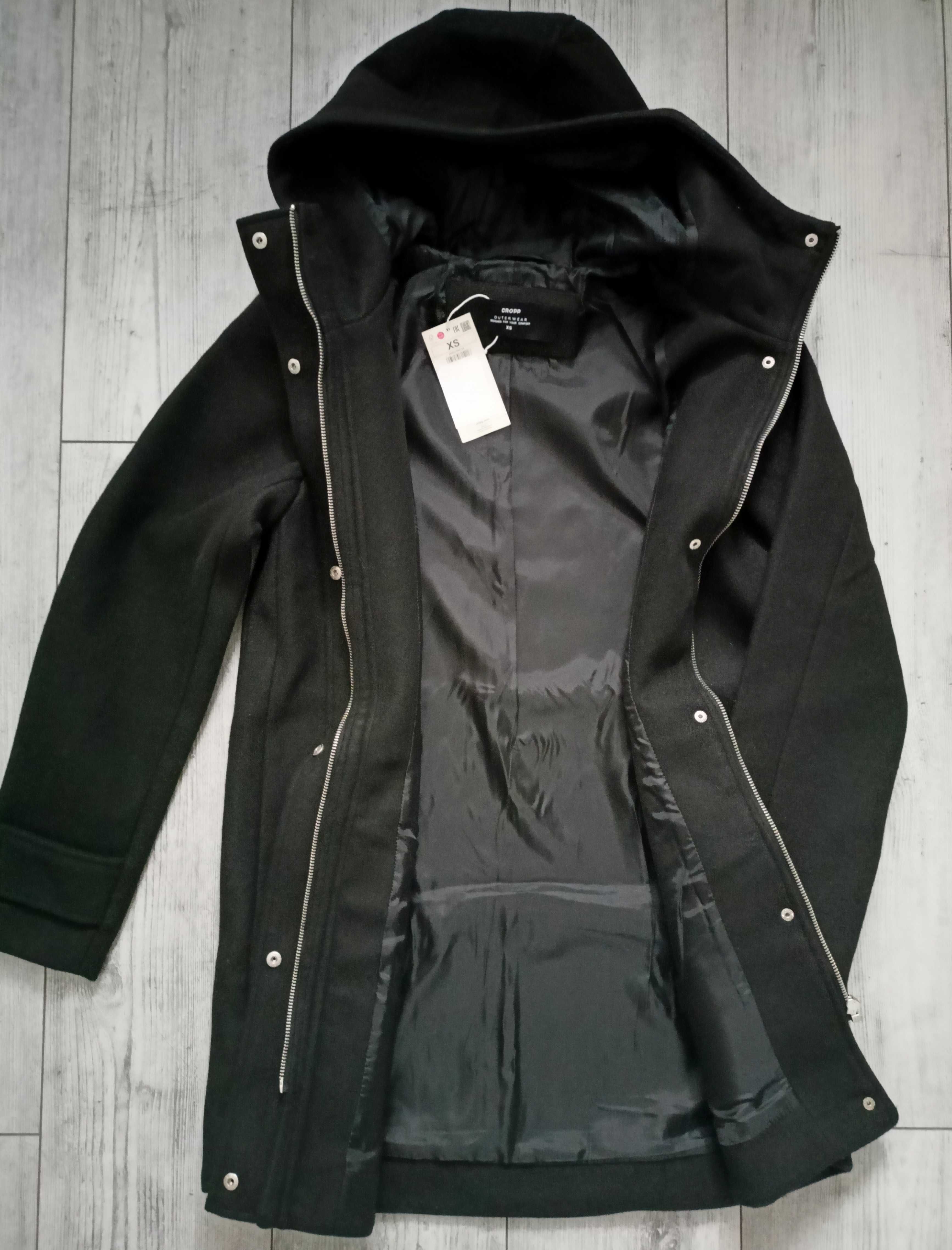 Czarny płaszcz z kapturem damski Cropp XS nowy