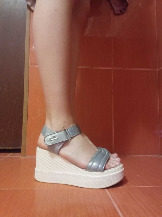 Босоніжки жіночі шкіряні