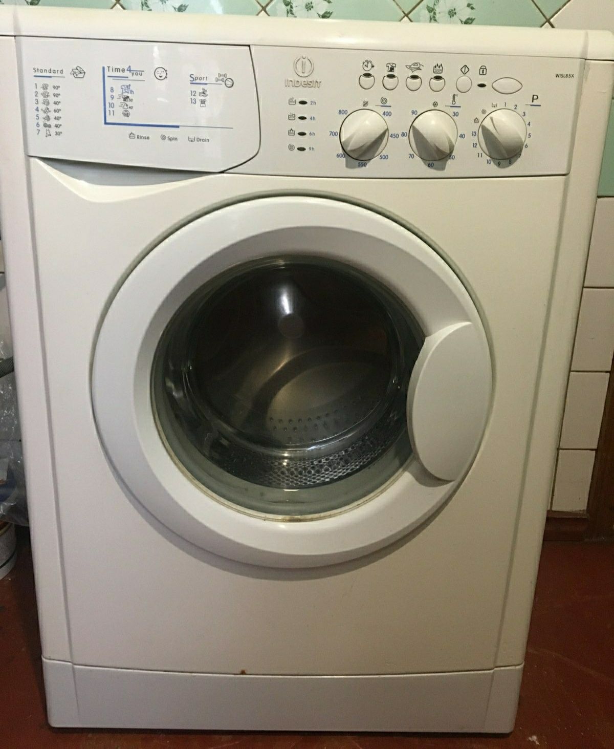 Indesit WISL85X на 5 кг