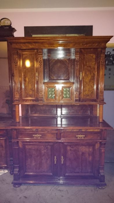 Kredens antyk po renowacji