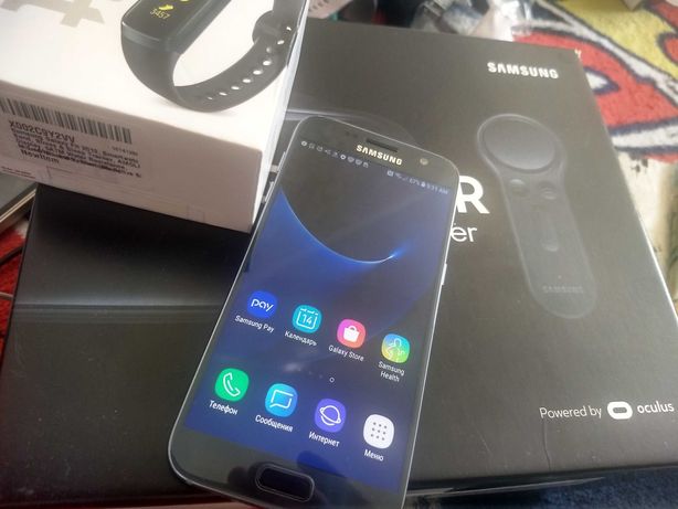 Продам  комплект  телефон Samsung S 7 , gear VR r 324 + Fit r370