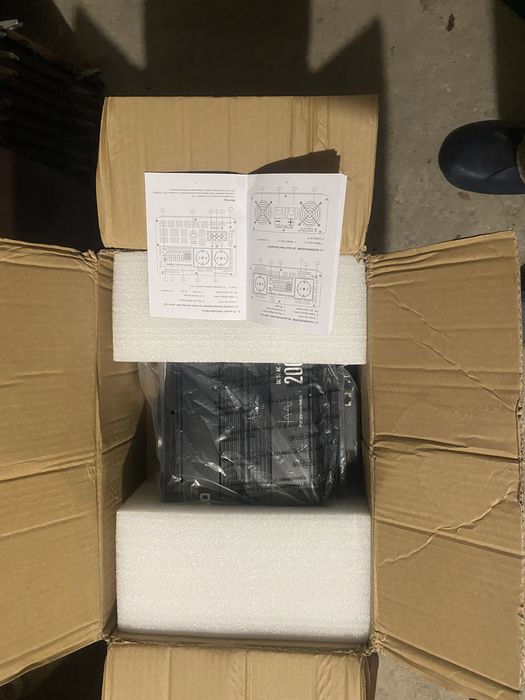 Инвертор 12V 2000(4000)Watt