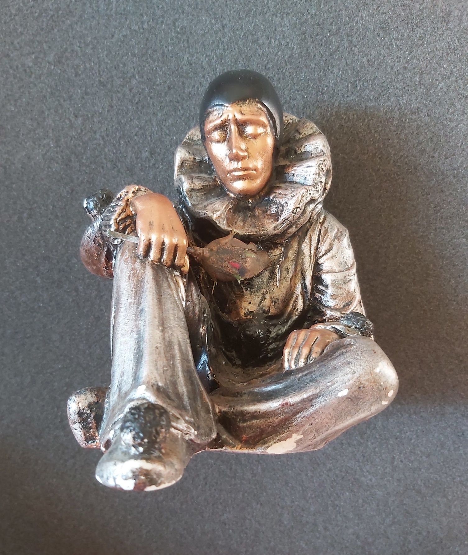 Arlekin Pierrot mężczyzna aktor sztuka figurka rzeźba model srebrny