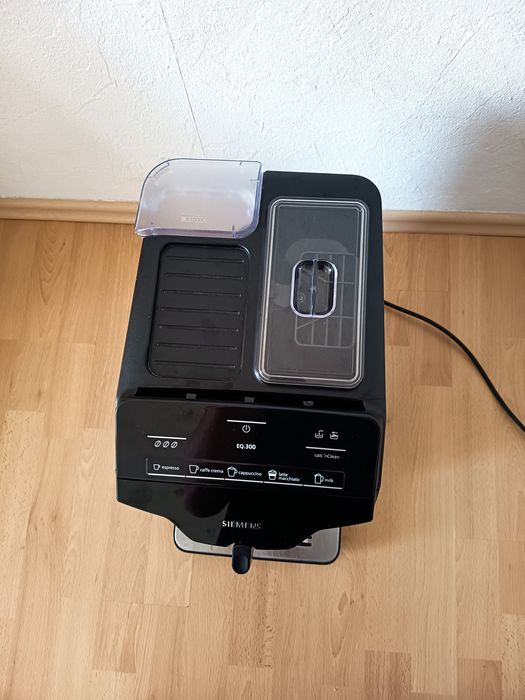 Кавоварка Simens eq 300.  2022 рік