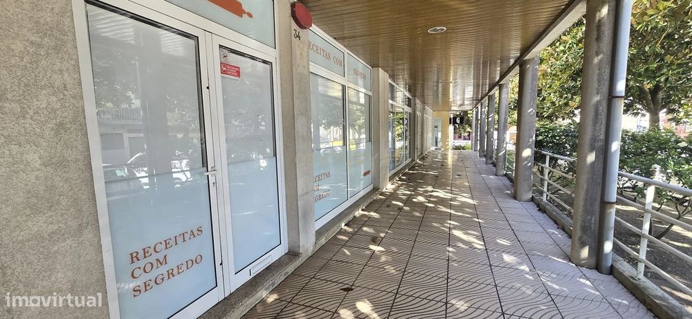 Loja com viabilidade para habitação – 111 m² – Rio Tinto