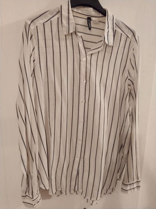 Blusa às riscas cinzentas e brancas - H & M - Tamanho XS