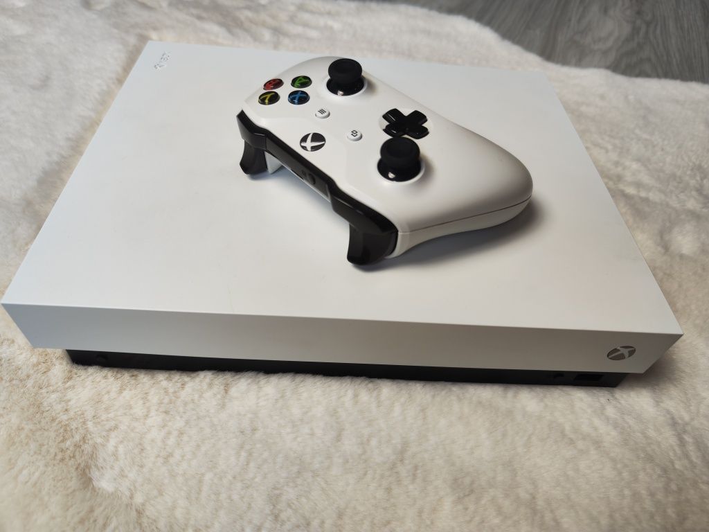 Sprzedam Xbox one X 1tb stan jak nowy
