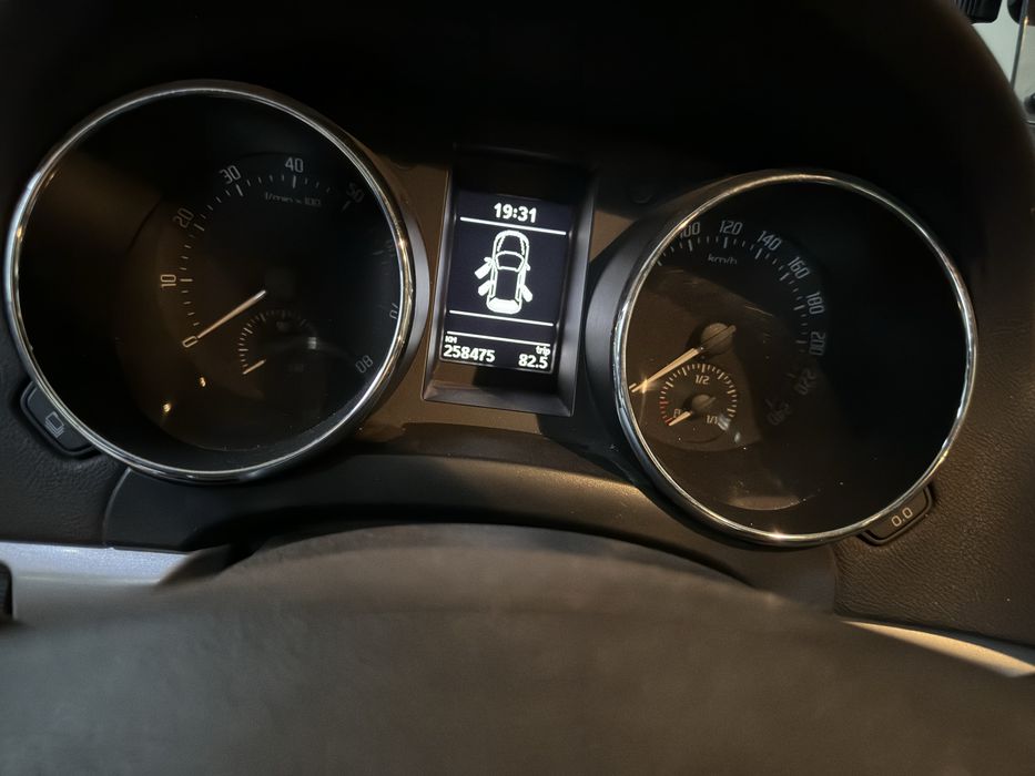 Skoda Yeti 2011  газ бензин 4х4