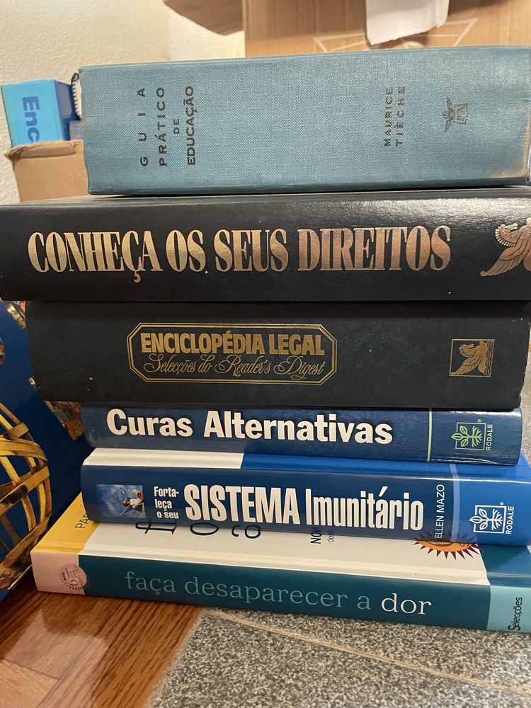 Livros de medicina alternativa, direito e afins