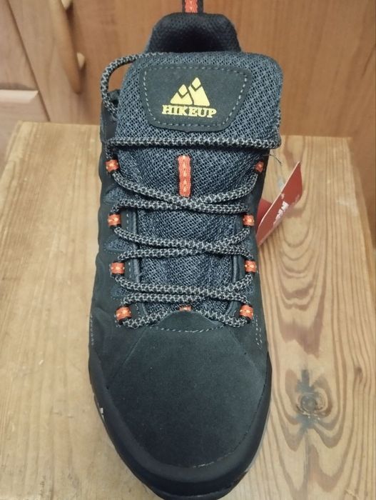 Продам кросовки HIKEUP 41 размер.