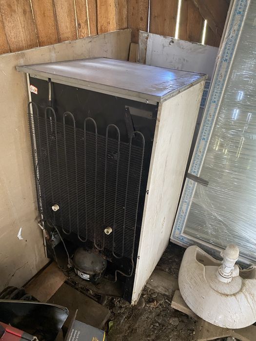 Морозилки та холодильник