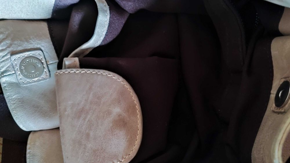 Кожаная сумка на кнопке