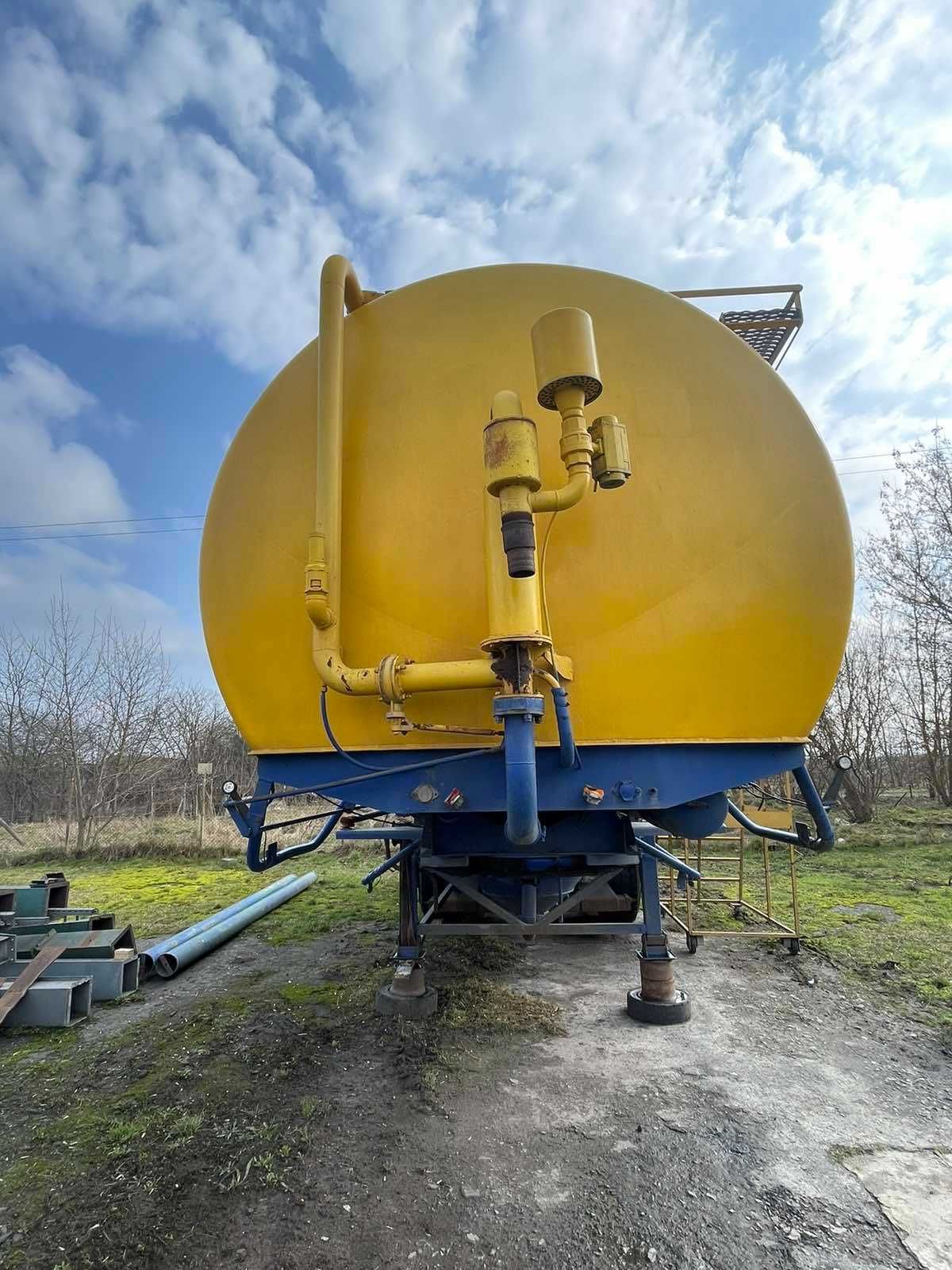 Напівпричіп цистерна E4; 16t; 1987р