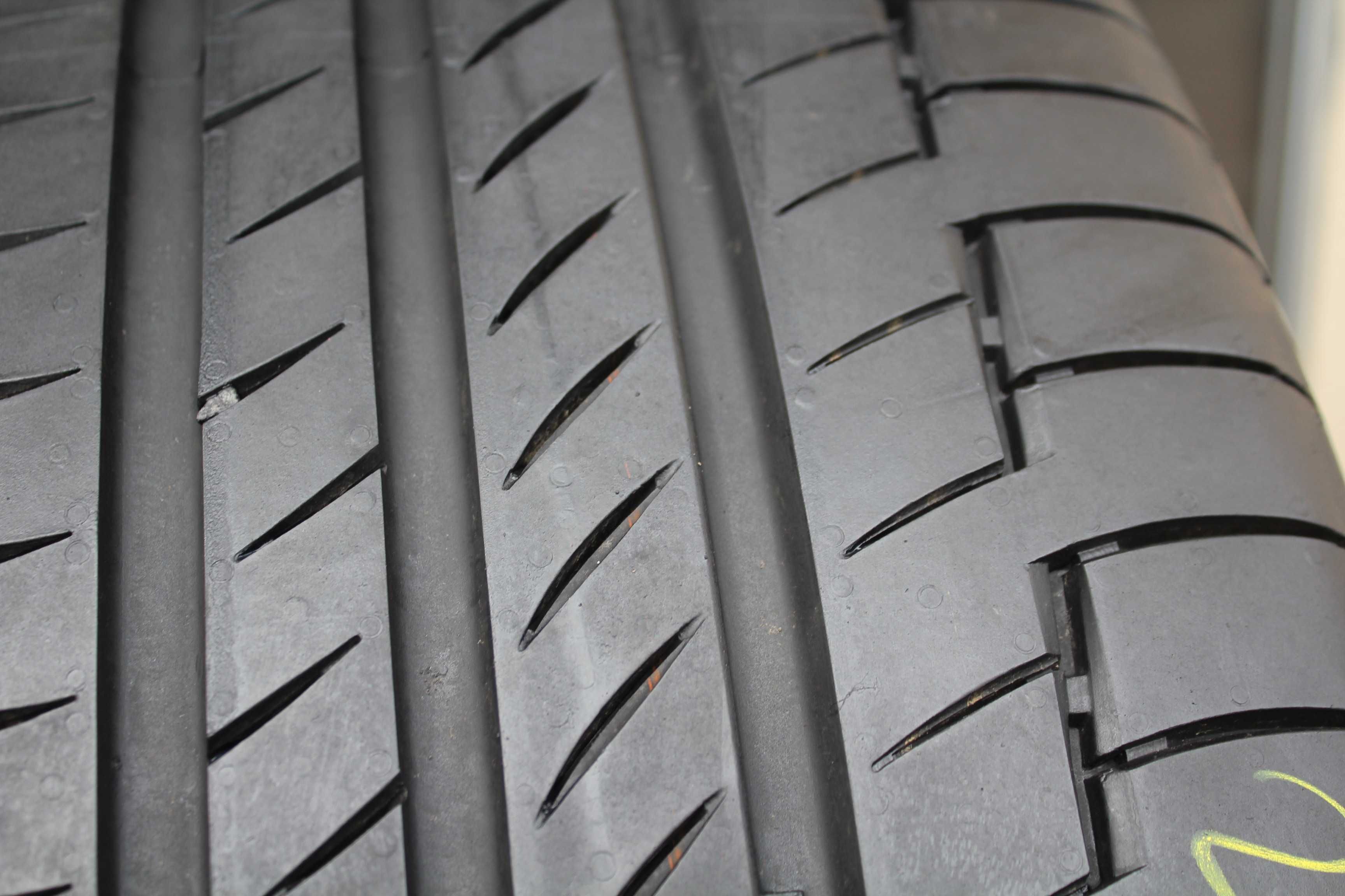 245 45 R19 Continental Premium Contact 6