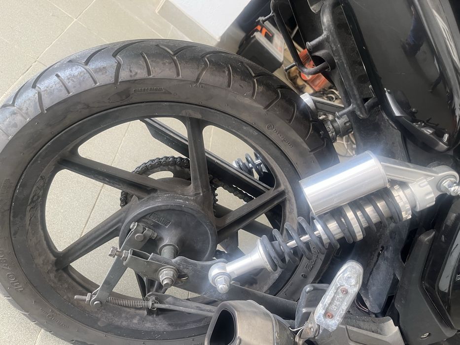 Vento moto 125 keeway em muito bom estado , pneus novos