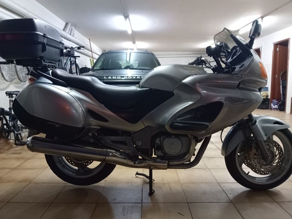 Vendo Honda Deauville- ler descrição