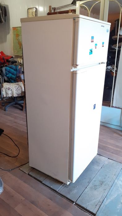 Двухкамерный рабочий холодильник Минск-Атлант.