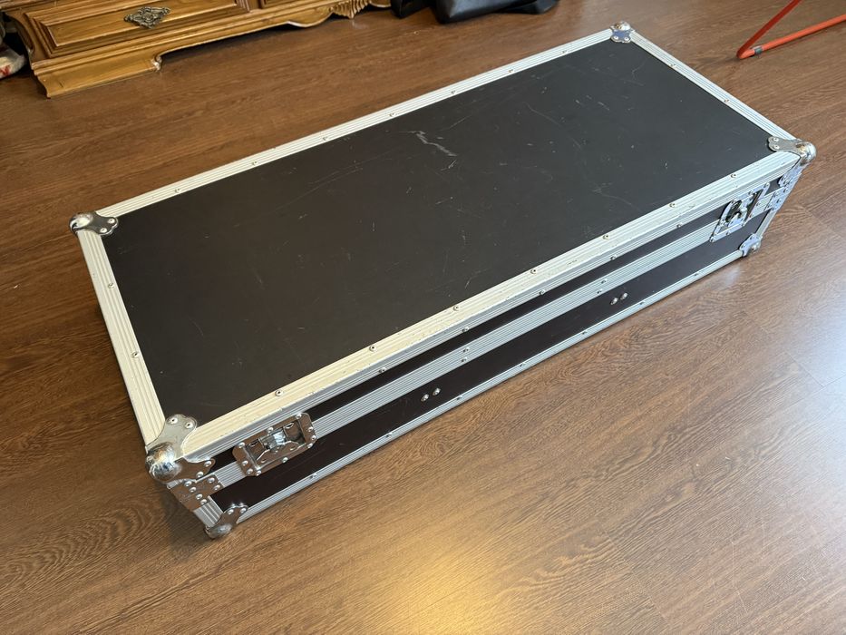 Case cdj 2000 e djm 700