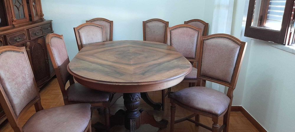 Movel Cristaleira Louceiro + mesa + cadeiras Nogueira (irrepreensível)