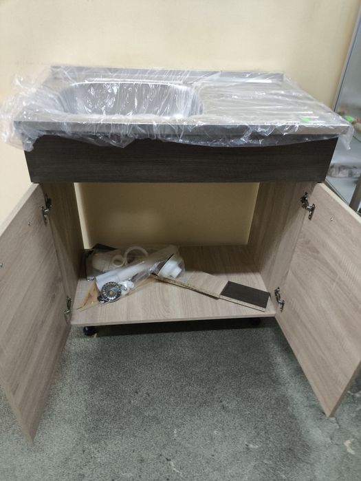 Тумбочки и мойки кухонные