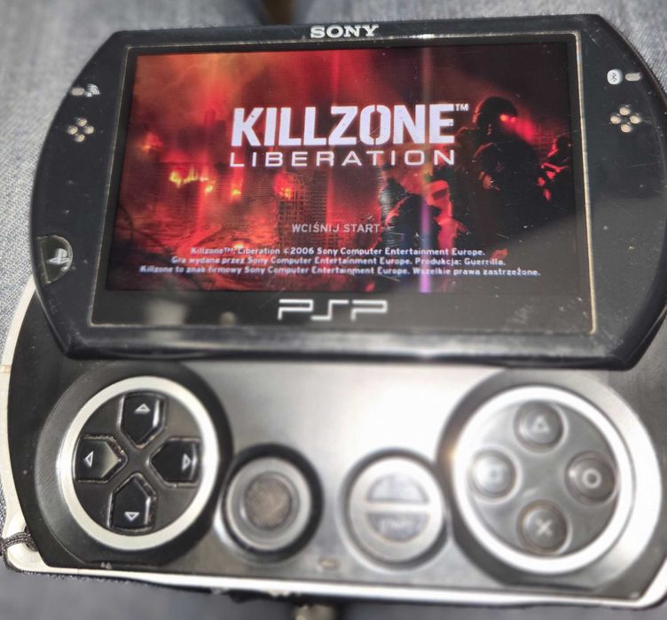 Konsola przenośna PSP GO PSP-N1004+gratisy  Etui PSP+karta 8GB zamiana