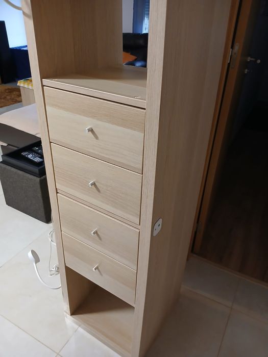 Estante kallax com gavetas