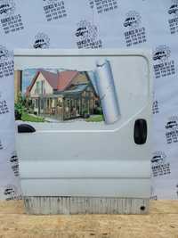 Біла бокова дверка Trafic з замками Vivaro Primastar