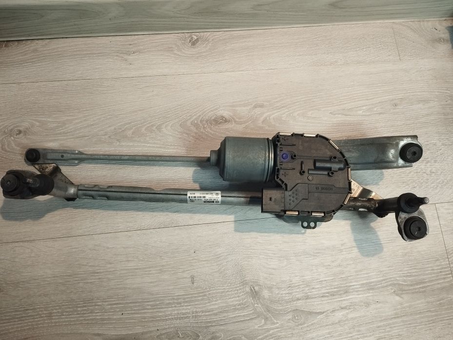 VW  Golf VII Mechanizm  wycieraczek  przód ]14 ovoko