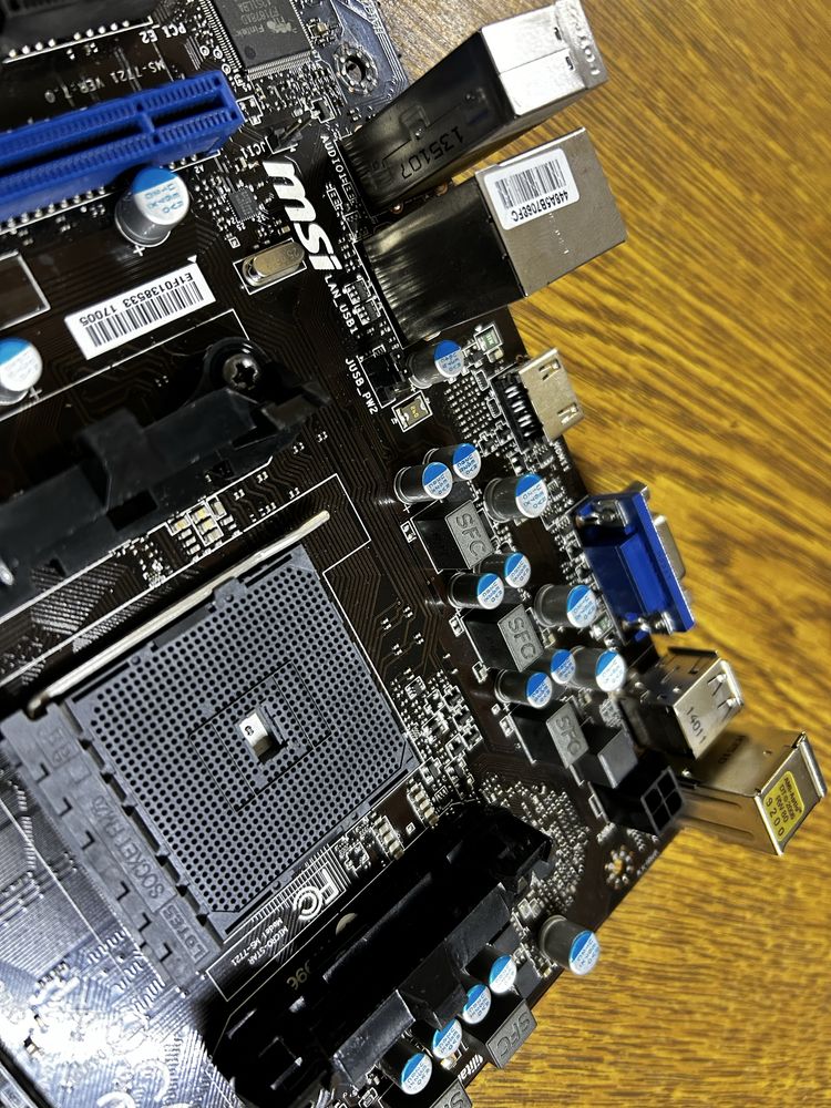 Материнська плата MSI A55-E33 б/в