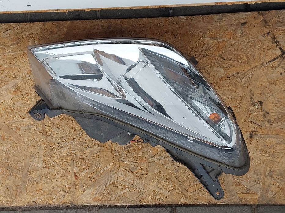 Lampa prawa przednia Astra H Cabrio  LED