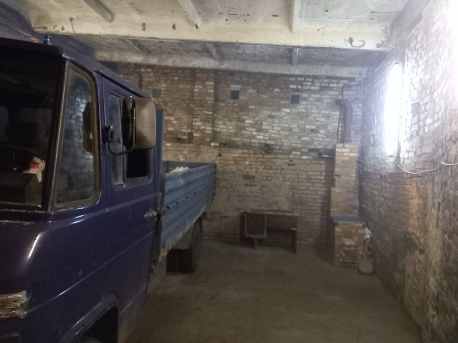 Продам гаражний бокс