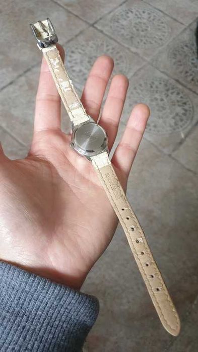 Relógio Casio branco