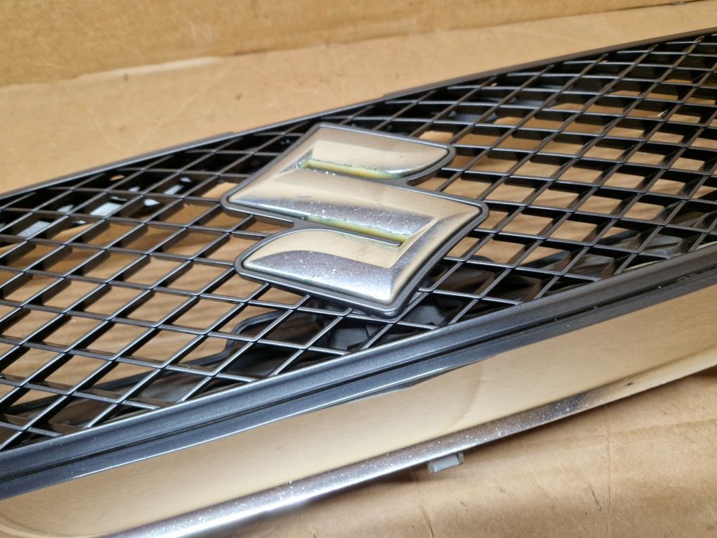 Grill atrapa zderzaka emblemat Suzuki Grand Vitara II kolor ZDL