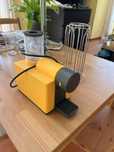 Maquina de café delta com suporte para capsulas