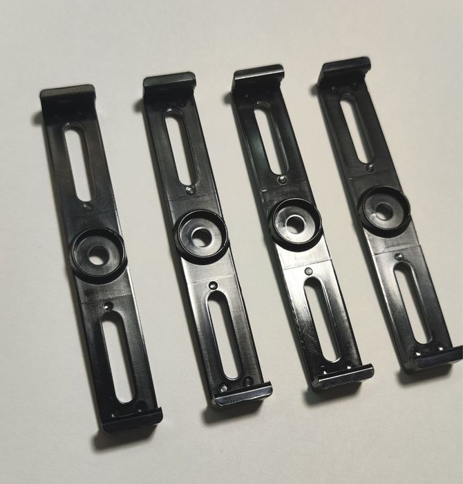 Безрамочное крепление номера