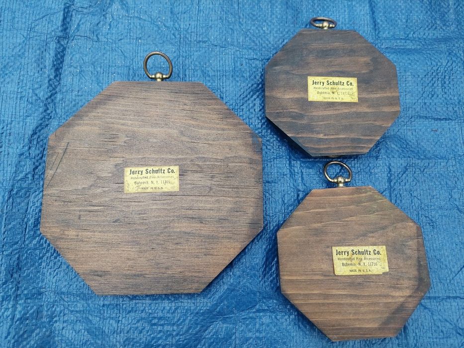 Zestaw ozdób do powieszenia. Ceramika i drewno.